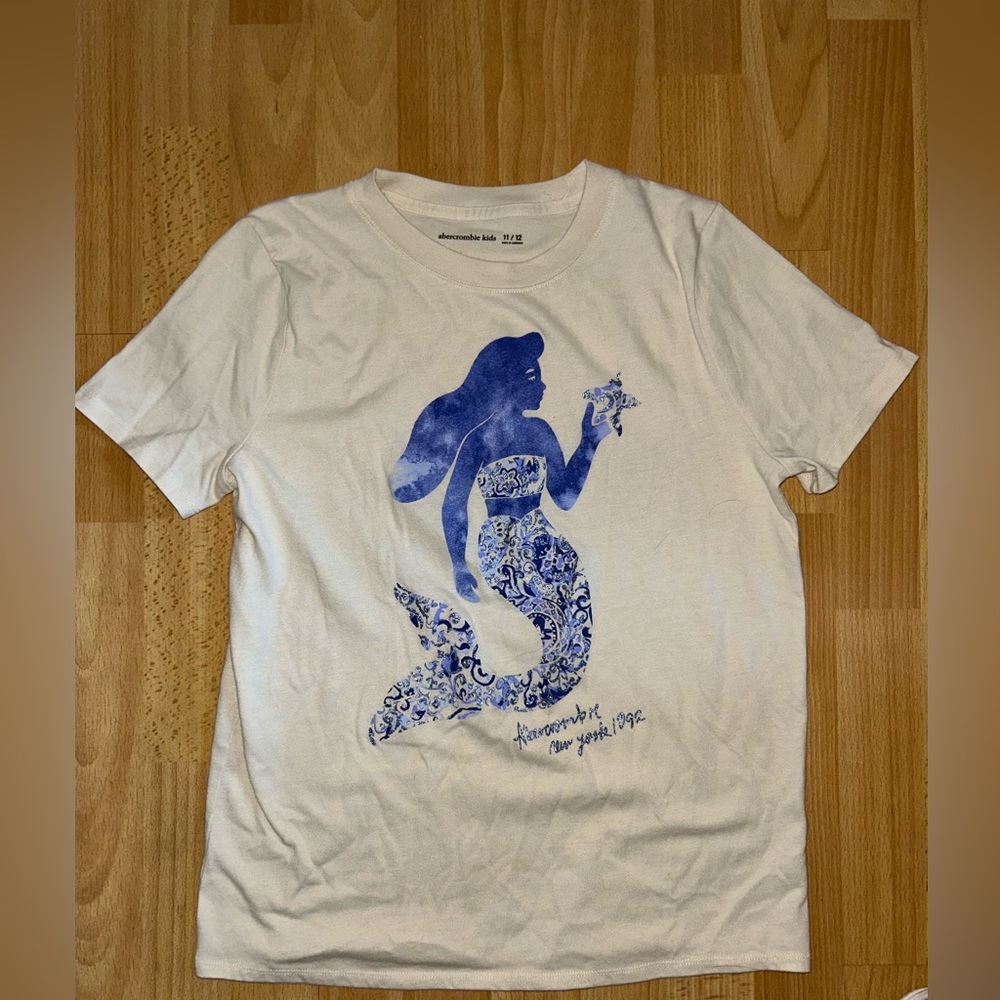 Ambercrombie Girls T-Shirt with Blue Mermaid Graphic, size 11/12 Gently used!
